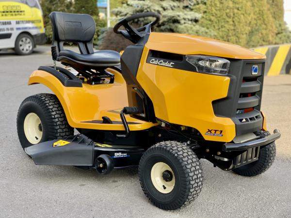 Минитрактор садовый Cub Cadet XT1 OS96