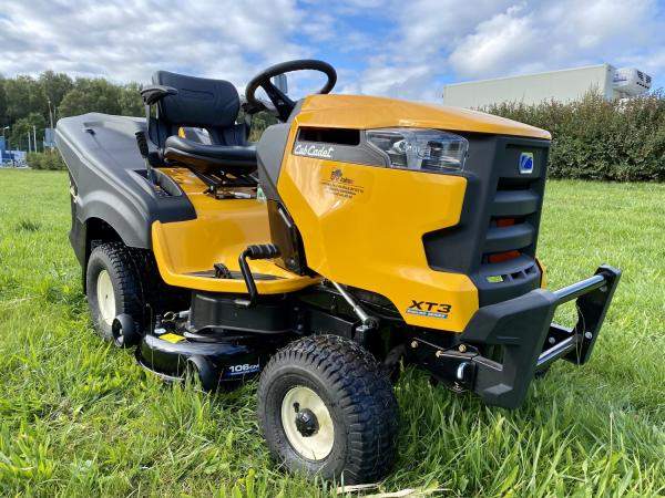 Минитрактор садовый Cub Cadet XT3 QR106E