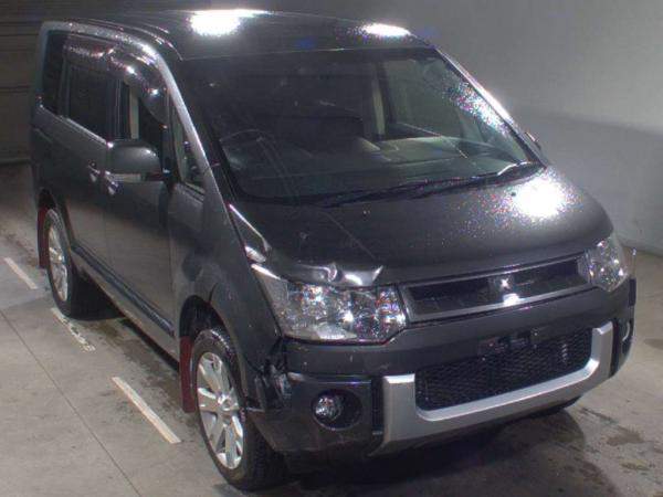 Минивэн 5 поколение MITSUBISHI DELICA D 5 кузов CV5W гв 2013 полный привод 4 wd салон 8 мест 44 т.км серый