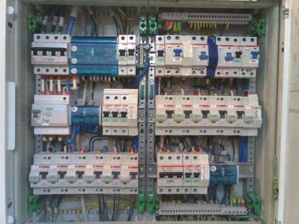 Монтаж опор освещения