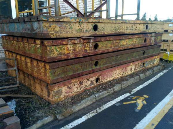 Монтажные чугунные плиты с Т-образными пазами.