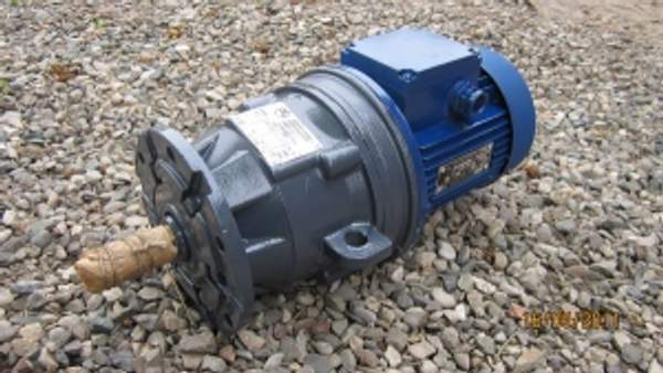 Мотор редуктор 3МП31,5-45-310-0,75