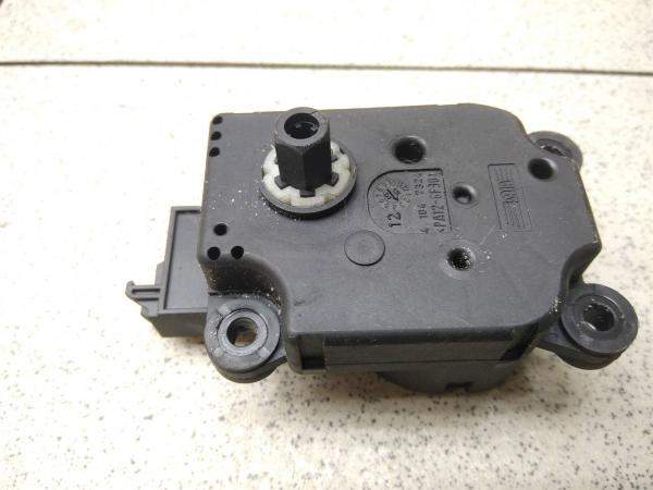 Моторчик заслонки отопителя Mercedes Benz W211 E-Klasse (УТ000216431) Оригинальный номер A2308201242