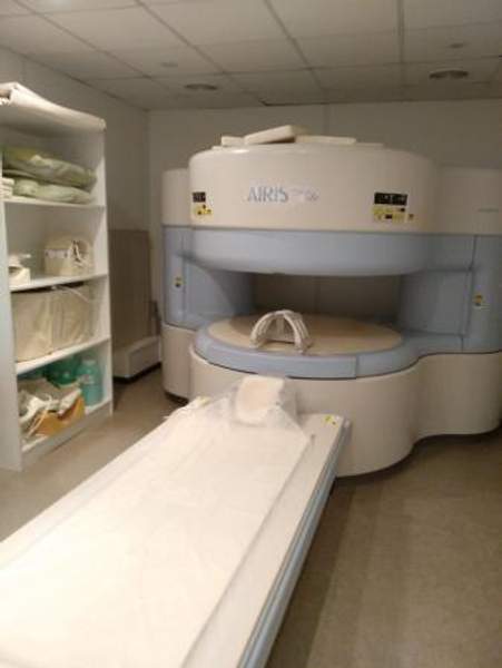 МРТ HITACHI Airis Elite 0.3T.