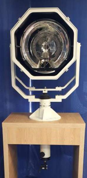 МСПЛ-РН-500 (220в, 2000Вт) - Судовой поисковый прожектор с ручным дистанционным управлением.