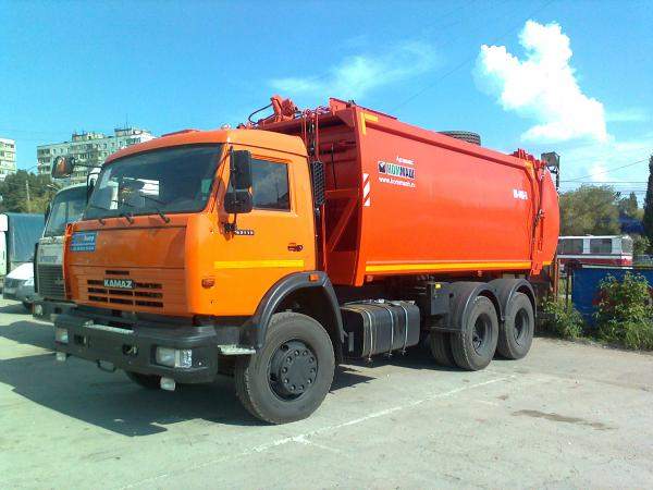 Мусоровоз с боковой загрузкой КО-440-5