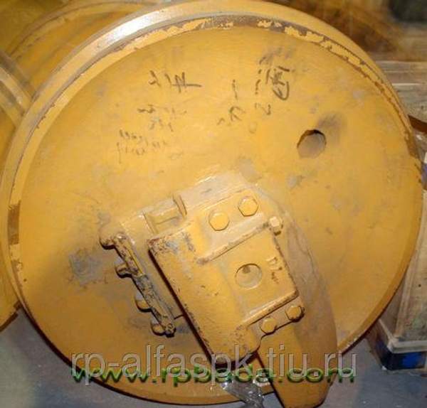 Направляющее колесо (ленивец) на бульдозер Шантуй SD 16