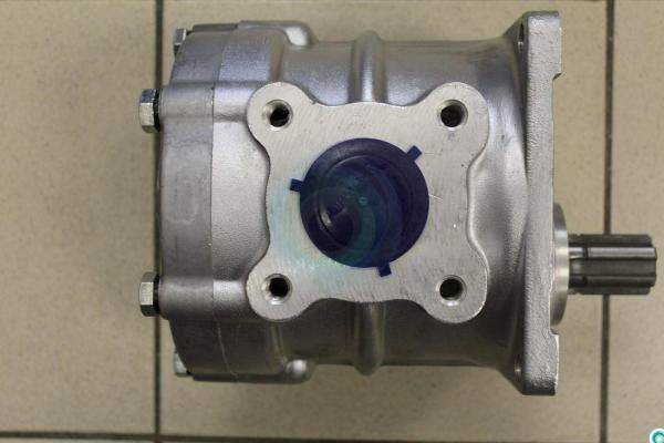 Насос левый / правый НШ-100В3Л