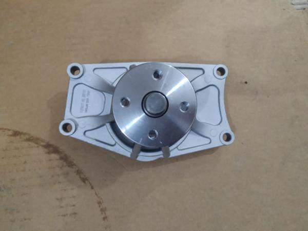 Насос охлаждающей жидкости D4DB/DD County/78