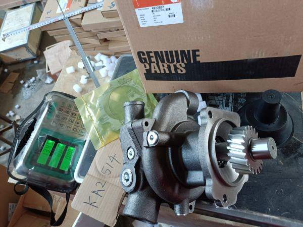 Насос водяной Cummins M11 (короткий вал)