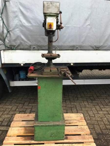 Настольный сверлильный станок IXION BT13