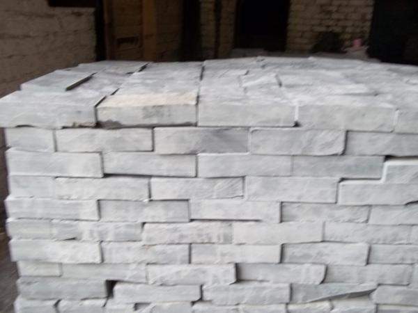 Натуральный камень, пиленый, шунгит 100 х 200 мм,толщина 15-25 мм