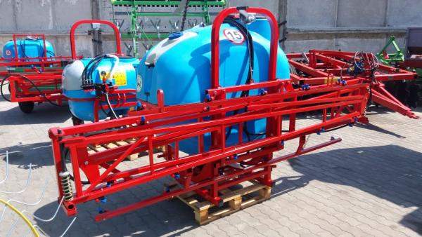 Навесной опрыскиватель Biardzki 600л