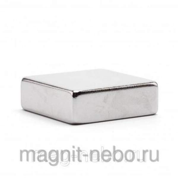 Неодимовая призма 30х30х10 мм