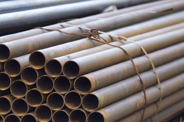 Нержавеющая труба электросварная 711.2 мм AISI 304 EN 10296-2