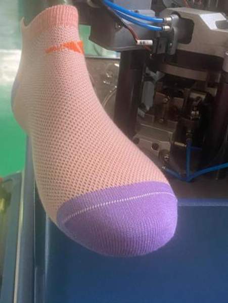 Носочные автоматы (станки) с автоматической зашивкой мыска