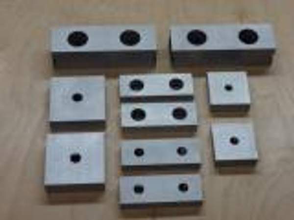 Ножи для дробилок (ИПР-450, ИПР-300, ИПР 300М, ИПР 500 Р и т.д.)Ножи изготавливаем, как стандартные, так и по чертежам Заказчика. Применяемая сталь – 6ХВ2С, 6ХС.