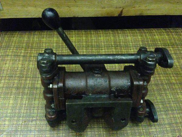 NVD36 (НВД36) Насос масляный поршневой ручной 672-51901