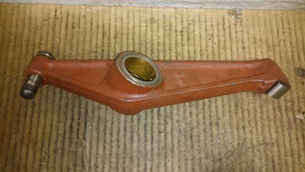 NVD48A2U (НВД48А2У) Коромысло впускного клапана 832-23906