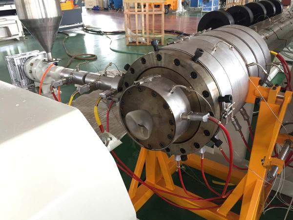 Оборудование для производства ПЭ труб для водоснабжения.