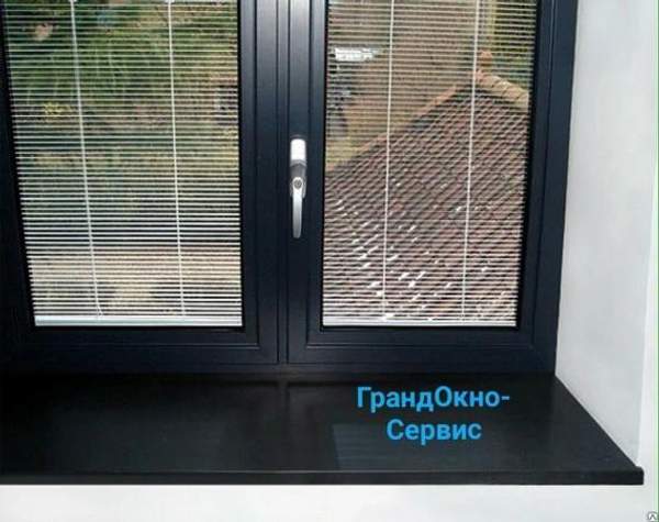 Окно пластиковое черное