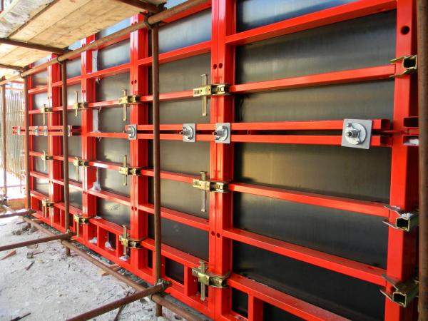 Опалубка фундаментов стальная крупнощитовая PSK-DELTA