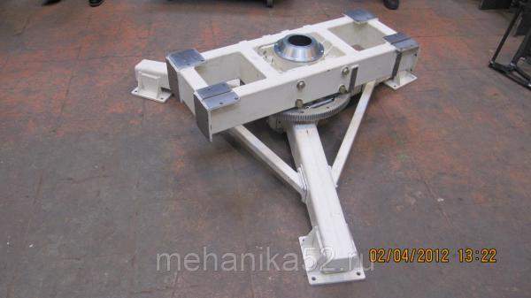 Опорно-поворотное устройство для радиотехники