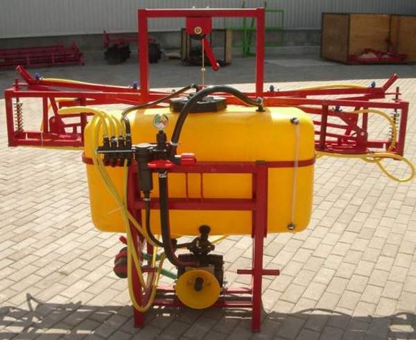 Опрыскиватель Brandi 1000л