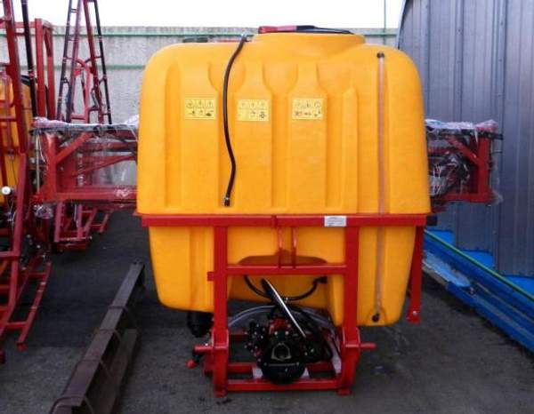 Опрыскиватель навесной 1000L