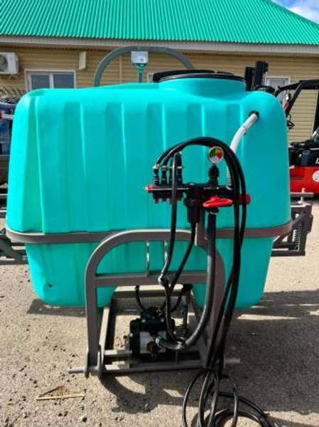 Опрыскиватель навесной 1000 л. штанга 14-16 м