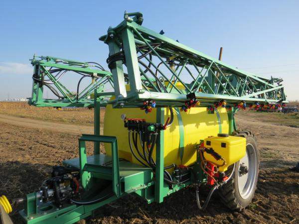 Опрыскиватель прицепной АТАМАС-1