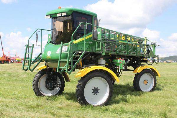 Опрыскиватель самоходный ОС-3000 серии Барс