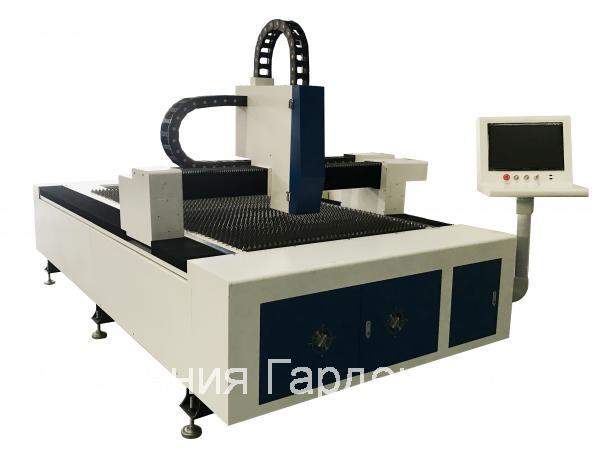 Оптоволоконный лазерный станок SFL1325.