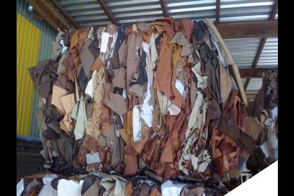 Отходы мебельной пленки ПВХ