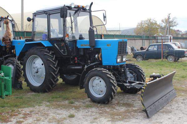 Отвал коммунальный гидроповоротный на МТЗ 82.1 2500 мм