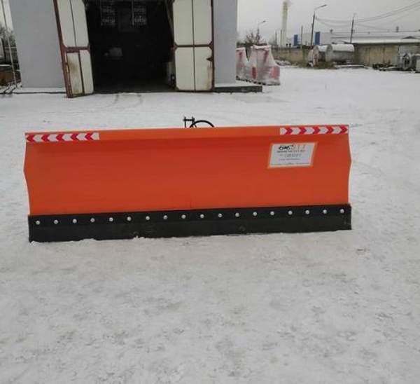 Отвал на трактор.