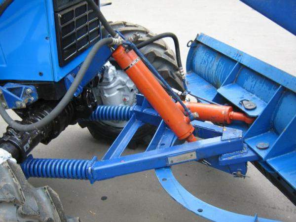 Отвал передний с г/ц КО-4