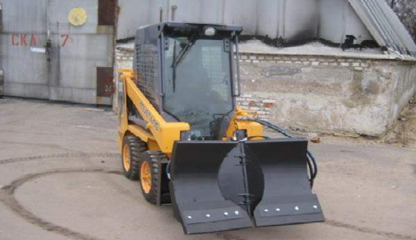 Отвал поворотный "Бабочка" на мини погрузчик