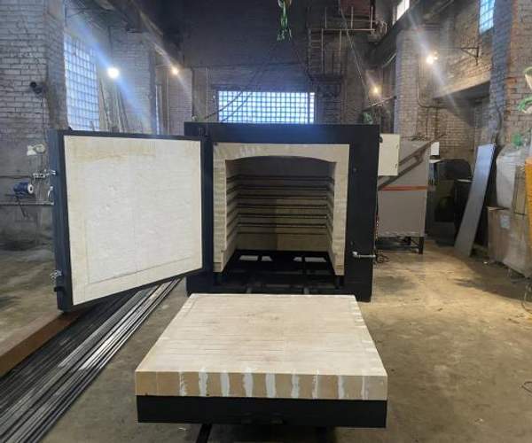 Печь с выкатным подом для термической обработки металла