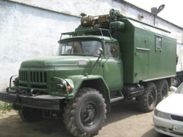 Передвижная мастерская МРИВ на базе ЗИЛ 131 с кунгом