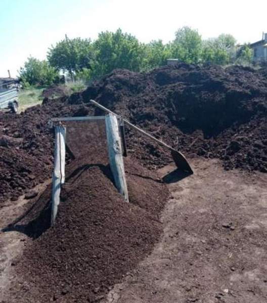 Перегной просеянный отборный в больших мешках