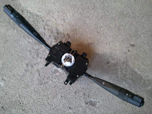 Переключатель подрулевой 3774010-C0100 DONG FENG