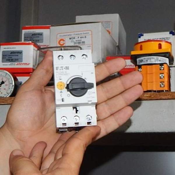 Переключатель защиты электродвигателя 10-16А PKZM 0-16