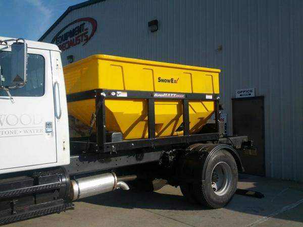 Пескоразбрасыватель навесной SnowEx Super-Maxx II SP-9300x-9500x-9800x