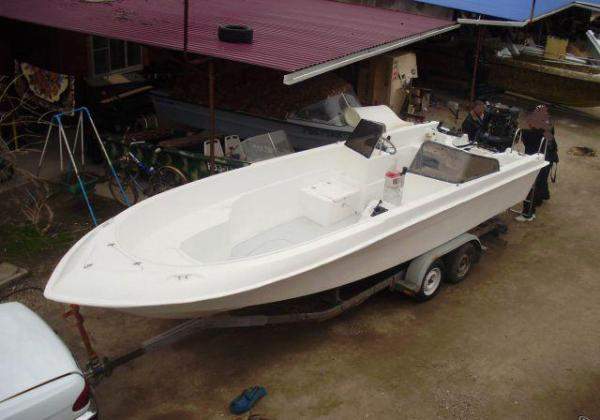 Пластиковая лодка Касатка-800