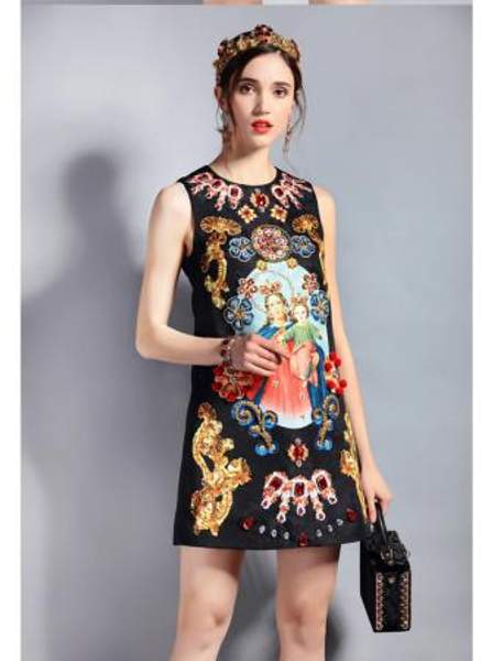 Платье жаккардовое черное.