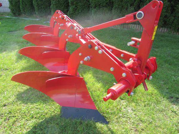 Плуг на трактор МТЗ Wirax 4.25