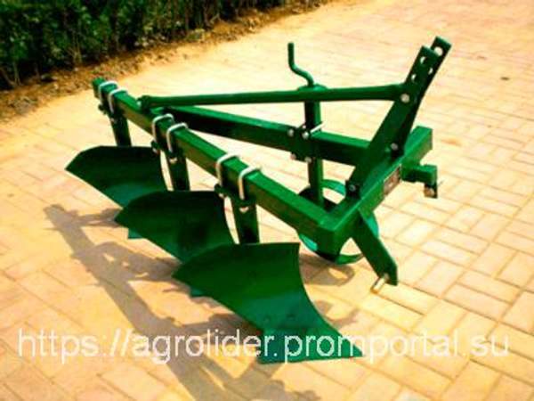 Плуг трехкорпусный 1l-320