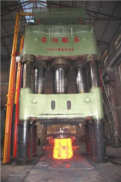 Пневматические ковочные молоты; электро-гидравлические молоты; полно-гидравлические молоты (в т.ч. с ЧПУ); гидравлические ковочные прессы; электрические винтовые прессы; кольце-прокатные станы; кузнечные манипуляторы; прокатные станы для производства