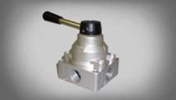 Пневмораспределитель крановый В71, В72